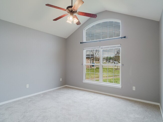 Building Photo - 2110 SE Atherton Cir