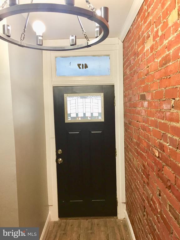 Building Photo - 417 N Salford St