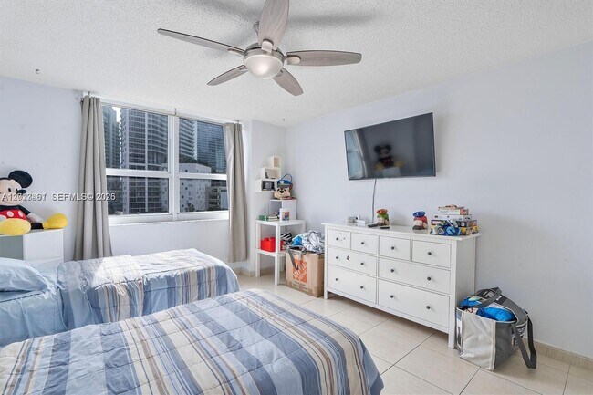 Building Photo - 1155 Brickell Bay Dr