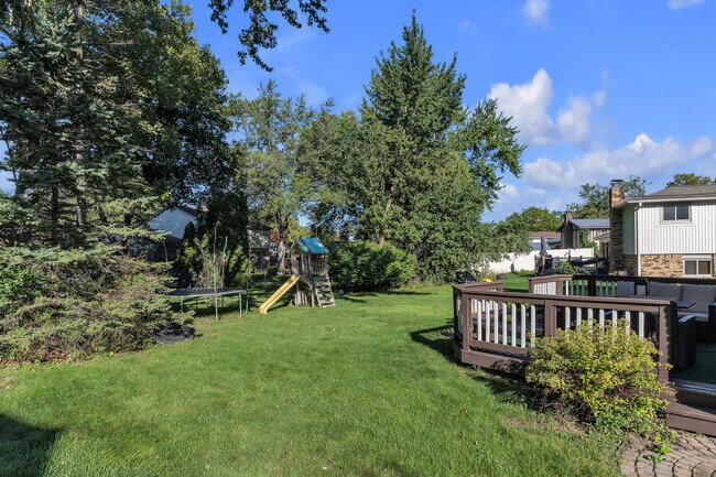 Building Photo - 5555 Patterson Dr