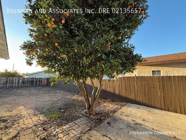 Building Photo - 736 Del Mar Ave