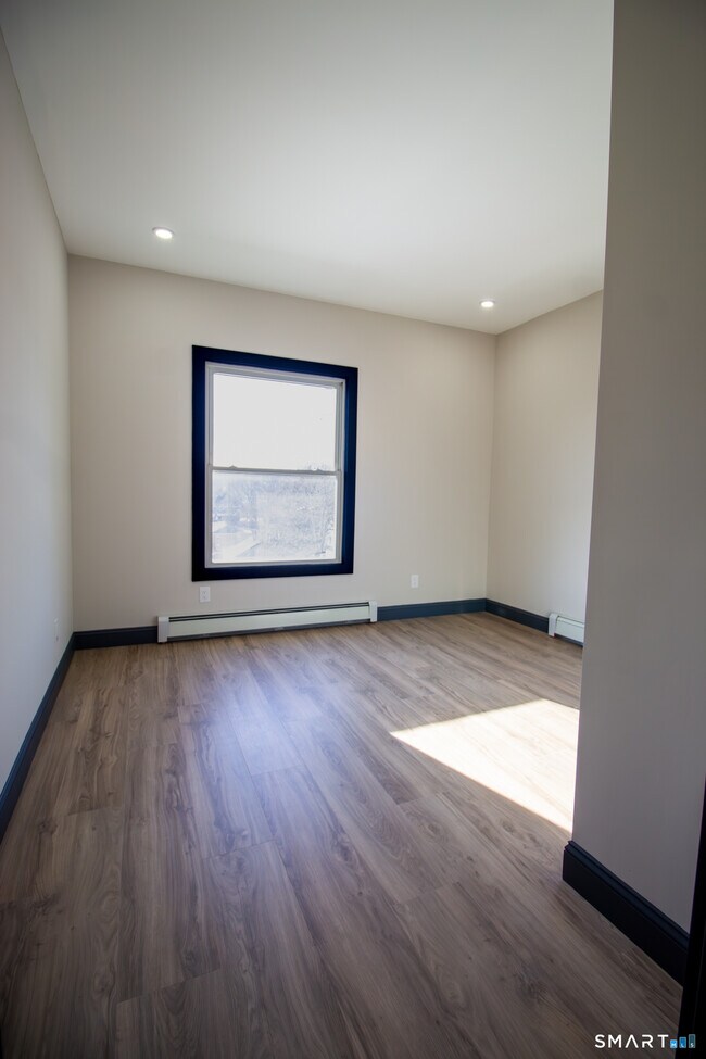 Building Photo - 133 North St