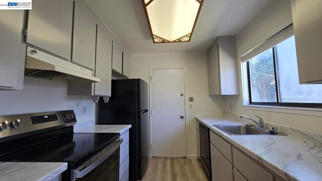 Building Photo - 29011 Colony Ct