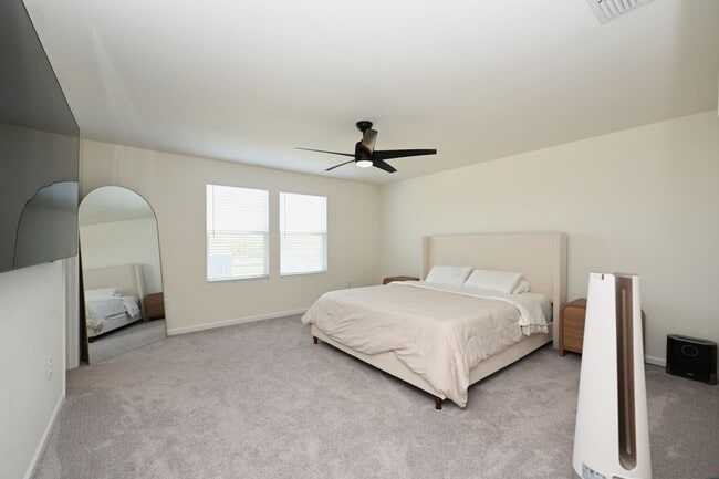 Building Photo - **RARE FIND: LIKE NEW, ONE-OWNER, 5-BED, 3-BATH HOME BUILT IN 2025 IN A NEIGHBORHOOD WITH RESORT-...