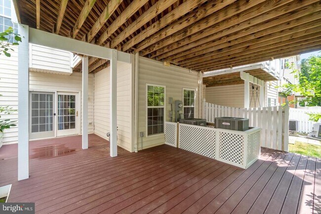 Building Photo - 20081 Northville Hills Terrace