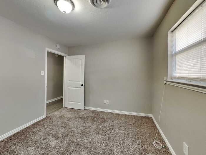 Building Photo - 5753 Wimbleton Way