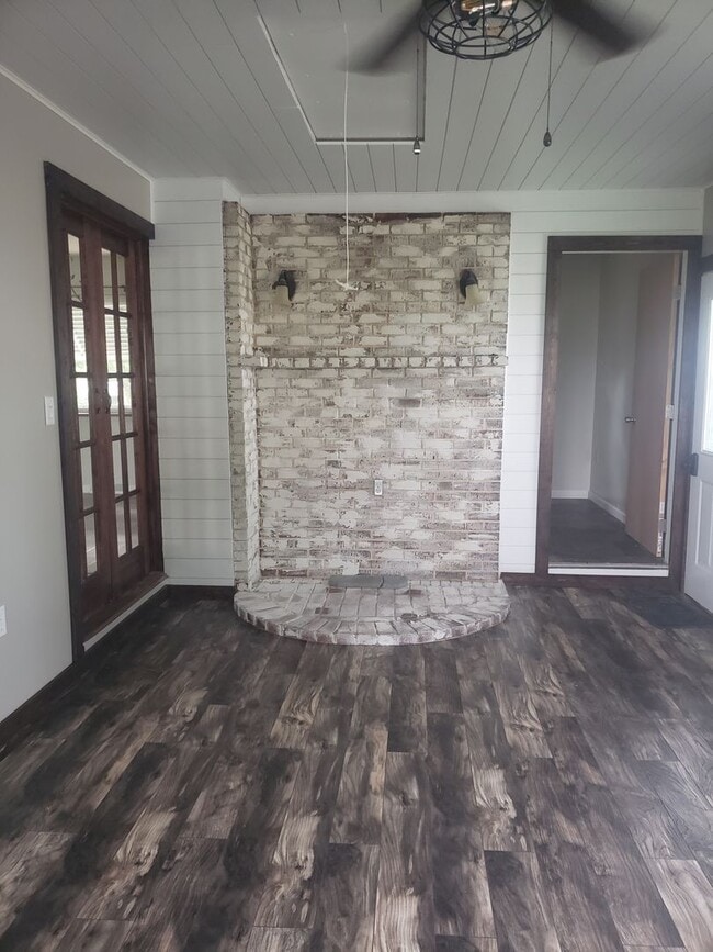 Building Photo - Beautiful Single Family Home