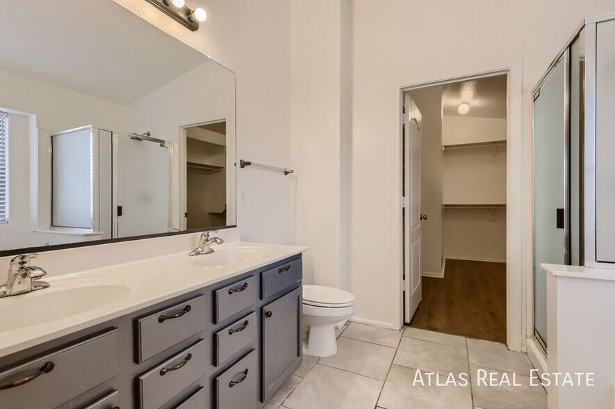 Building Photo - 12438 W San Juan Ave