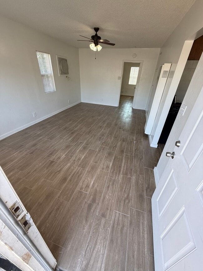 Building Photo - 415 Jeffrey St