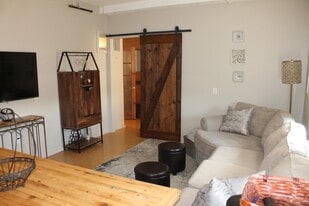 Building Photo - 131 Main St