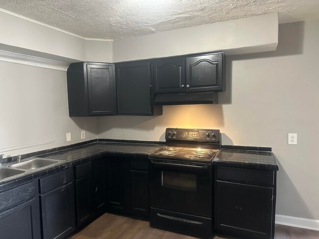 Building Photo - 1105 Sparks Rd