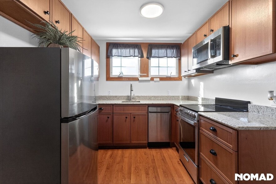 Building Photo - 21 Hall Ave