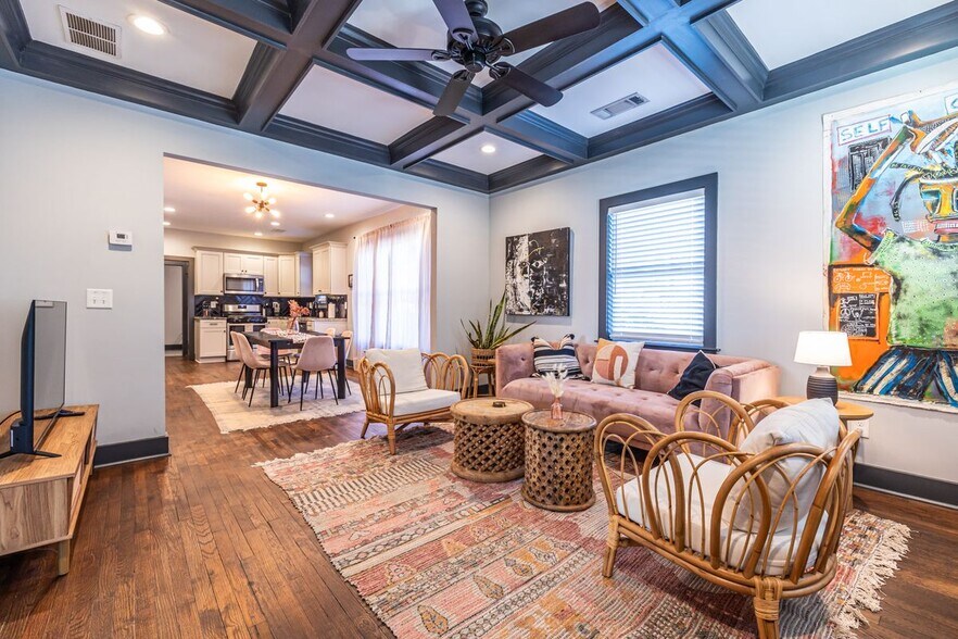 Primary Photo - 988 Mayson Turner Rd NW