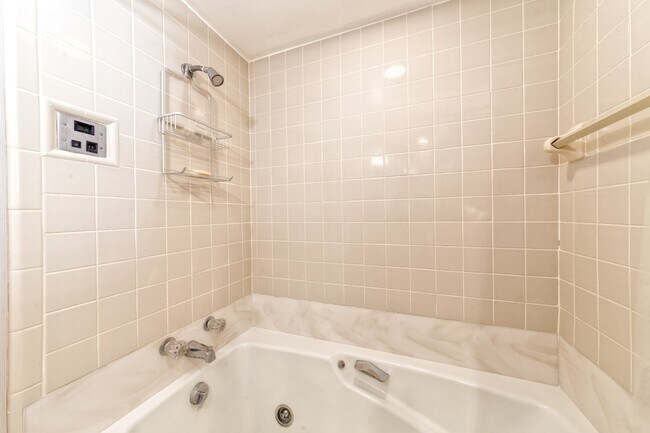 Building Photo - 11407 S Chestwood Dr