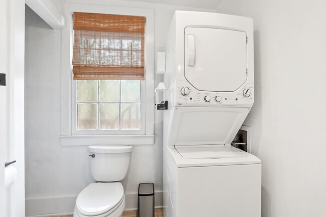 Building Photo - 505 E Mc Donough St