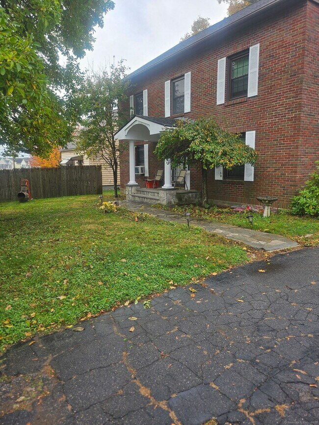 Primary Photo - 34 New Haven Ave
