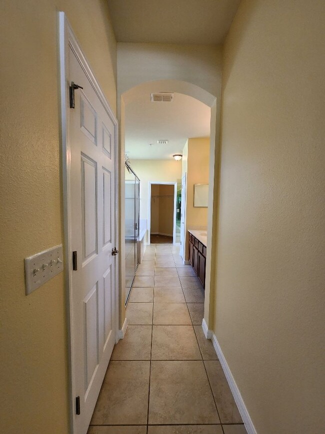 Building Photo - Gorgeous 3-Bedroom, 2.5-Bathroom Townhome in Orlando