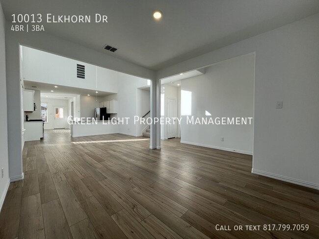 Building Photo - 10013 Elkhorn Dr