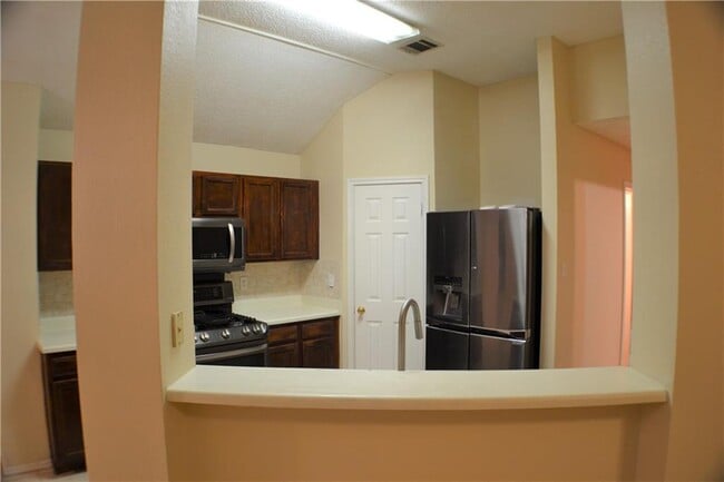 Building Photo - 16702 Shipshaw River Cove