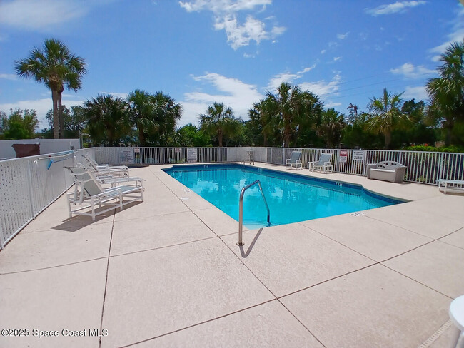 Building Photo - 820 Del Rio Way