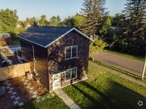 Building Photo - Modern three bedroom, two bath, Scandinavi...