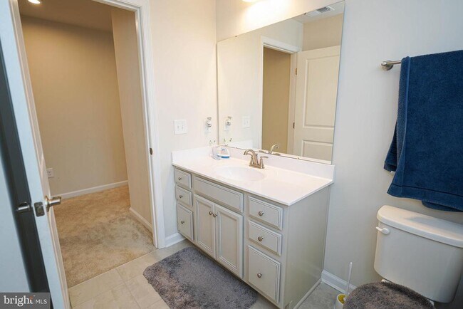 Building Photo - 9305 Mulligan Way