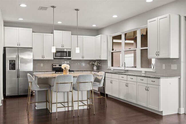 Building Photo - 2813 Roseglen Way