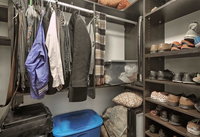 Building Photo - 79 Garden St