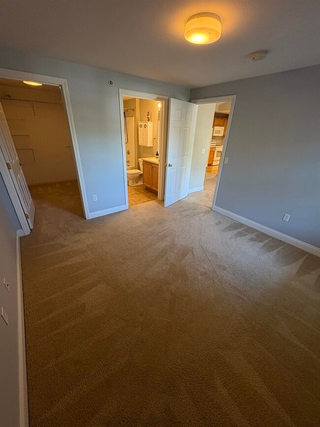 Building Photo - 2 Crestview Cir