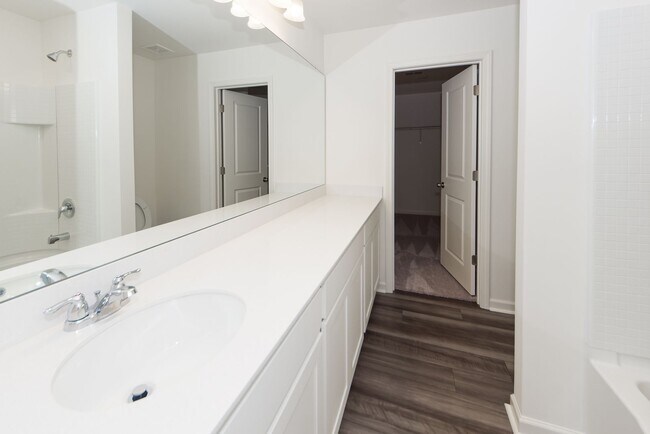 Building Photo - 543 Polaris Wy