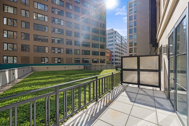 Building Photo - Logan Circle Condo | 1 Bed | 1 Bath | 885 Sf | Large Private Patio | 1 Garage Parking Space