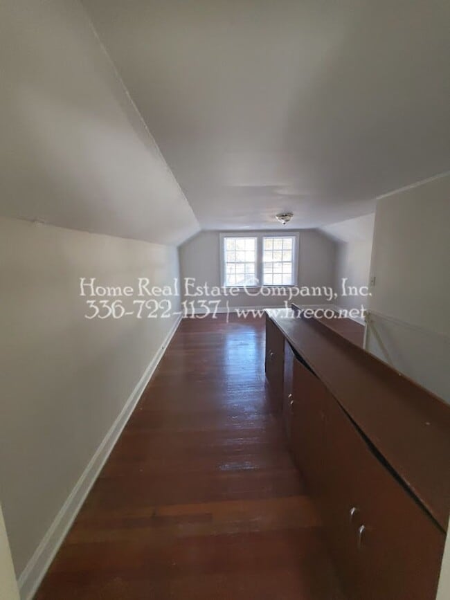 Building Photo - 1354 Westbrook Plaza Dr