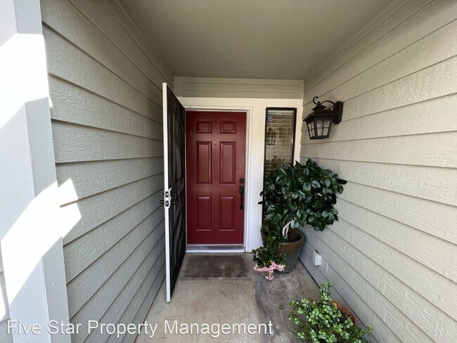 Building Photo - 3 br, 2 bath House - 2209 Chelmsford Dr