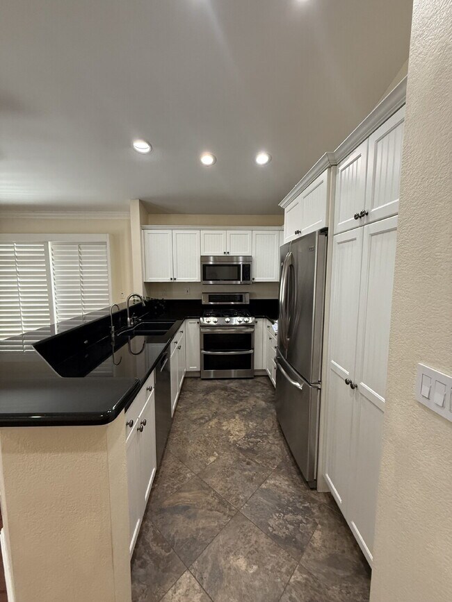 Building Photo - Beautiful 3-Bedroom 2 bathroom in the Heart of Pleasanton!