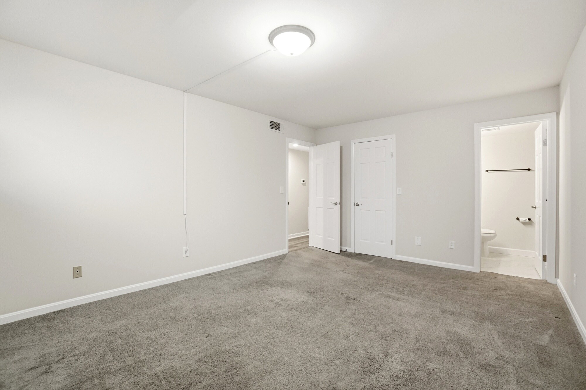 Building Photo - 9760 Bunker Hill Ln