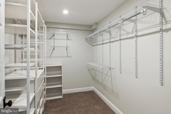 Building Photo - 2201 Alvin Ave