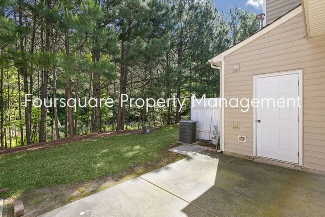 Building Photo - Cozy Townhome with Fireplace, Private Back Patio,  Near US-1, I-540 & Shopping
