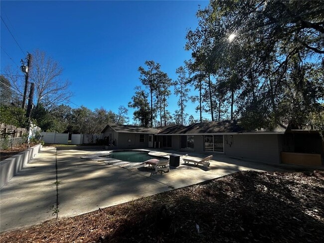 Building Photo - 1606 NW 22nd St