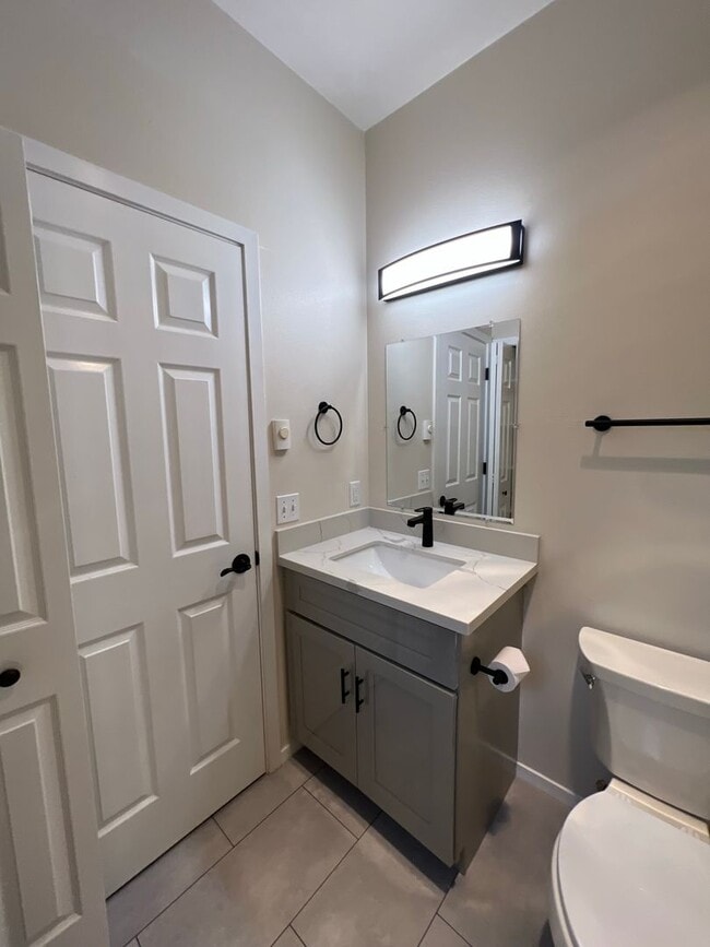 Building Photo - 409/411 S 58th Street