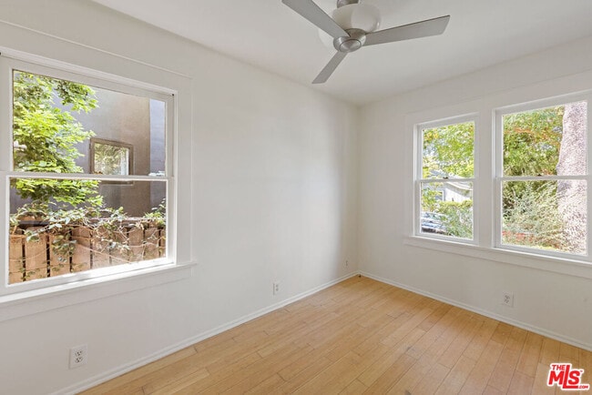 Building Photo - 1448 Angelus Ave