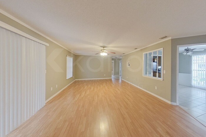 Building Photo - 308 Wildwood Dr