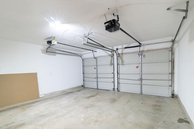 Building Photo - 8319 Columbia Falls Dr