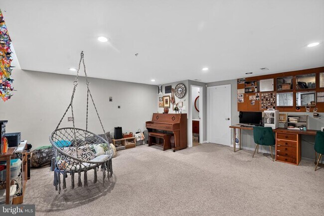 Building Photo - 812 Lombard St