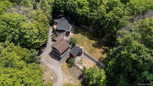 Building Photo - 219 Benedict Rd