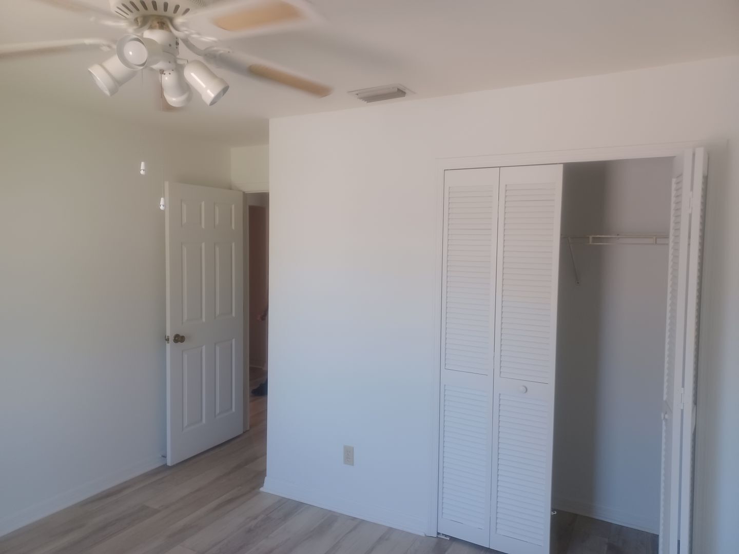Building Photo - COMING SOON: Spacious Gulf Access 3 BR / 3 BA Home With a Large Screened Lanai for Entertaining &...