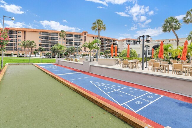 Building Photo - 2871 N Ocean Blvd