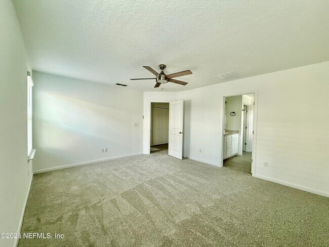 Building Photo - 4033 Haydon Burns Pl