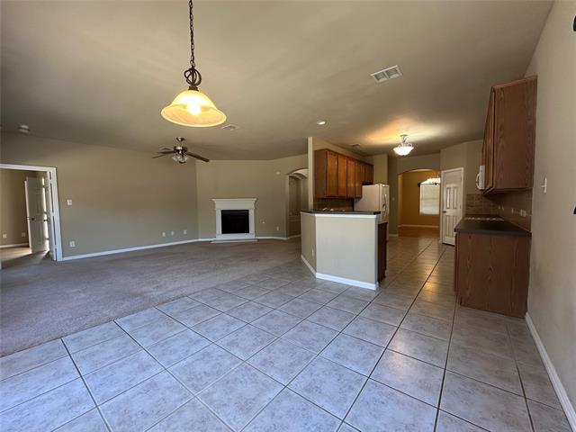 Building Photo - 8466 Davis Dr