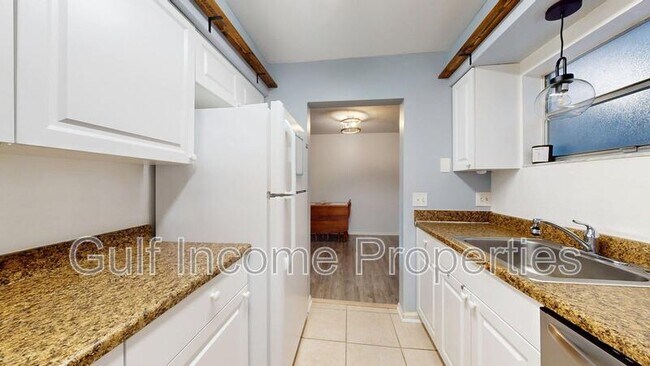 Building Photo - 5503 Fountain Lake Cir