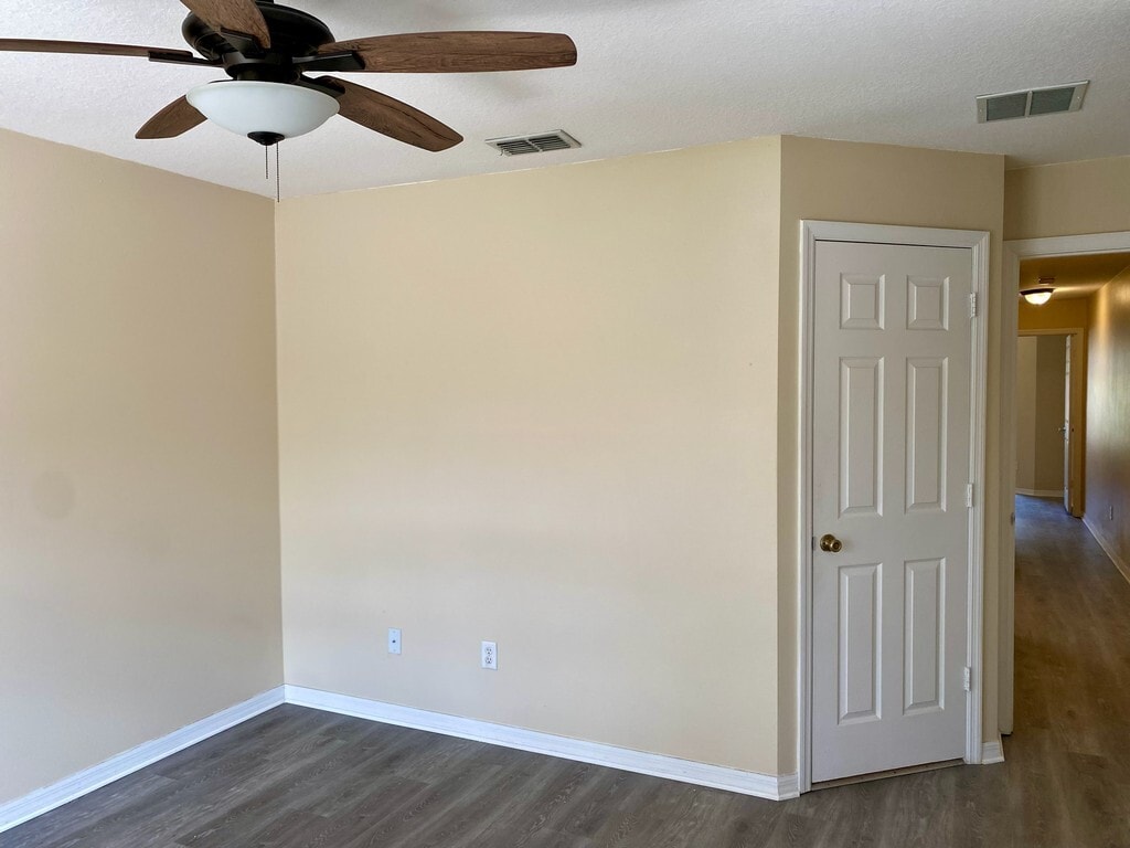 Building Photo - 6037 Scotchwood Gln